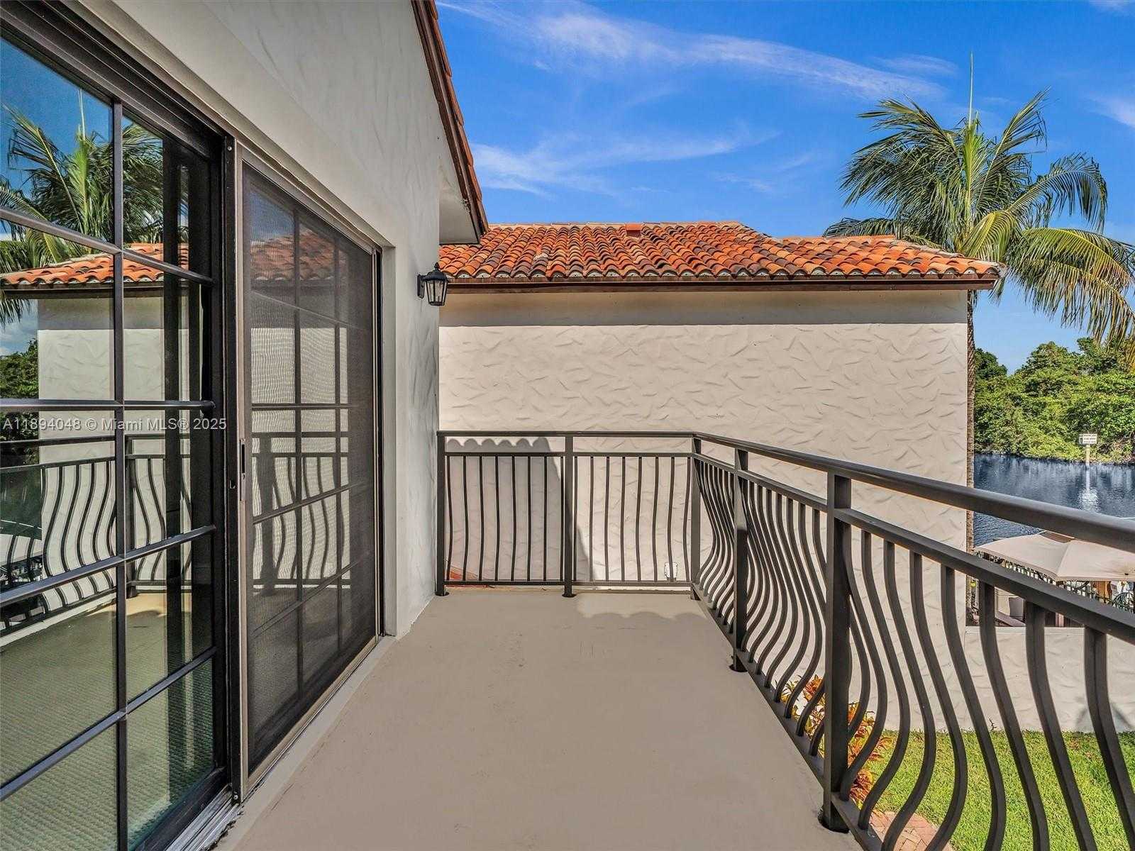 Small Image of 2901 HIDDEN HARBOUR ST, Dania Beach Number 32