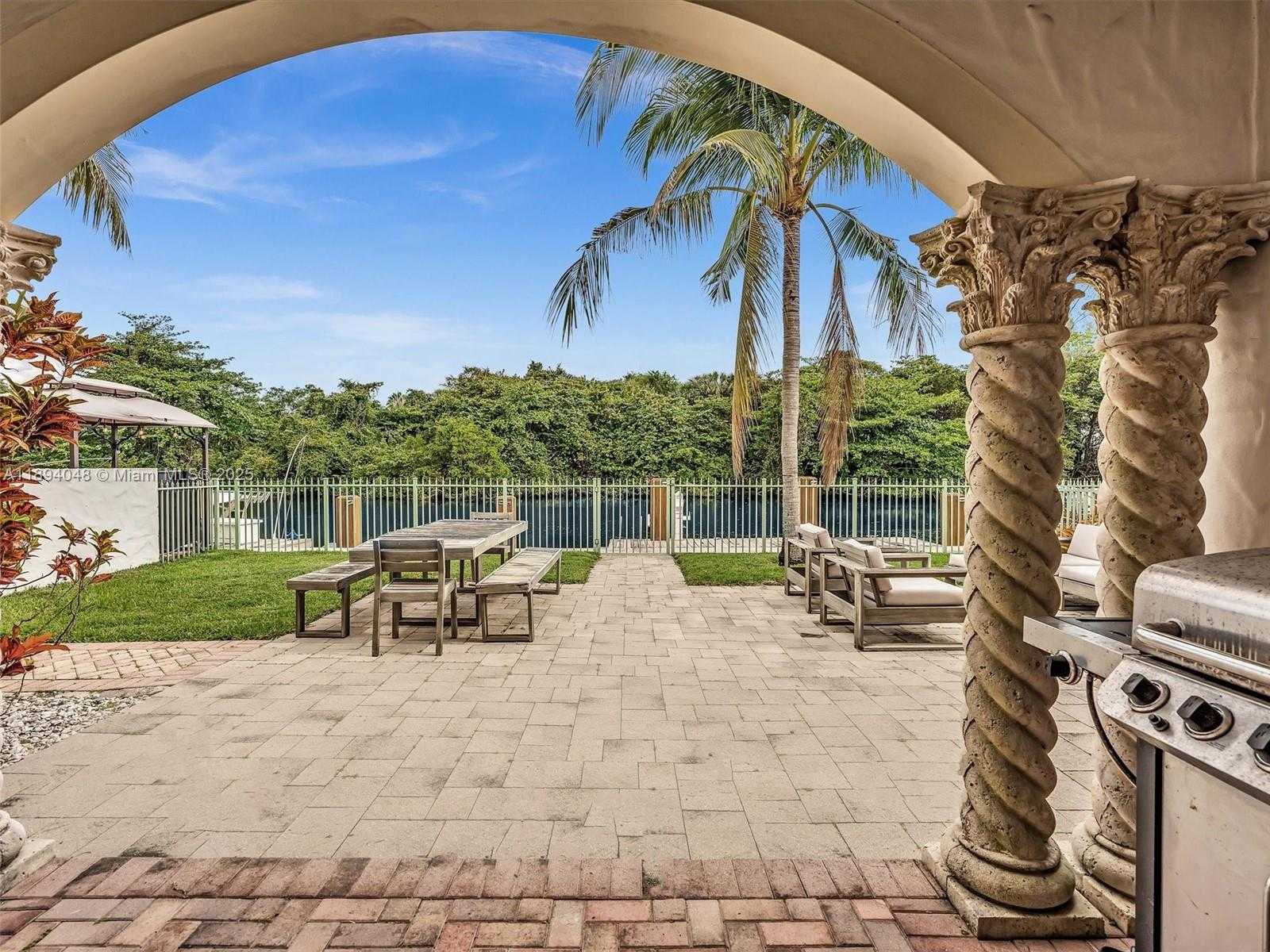 Small Image of 2901 HIDDEN HARBOUR ST, Dania Beach Number 33