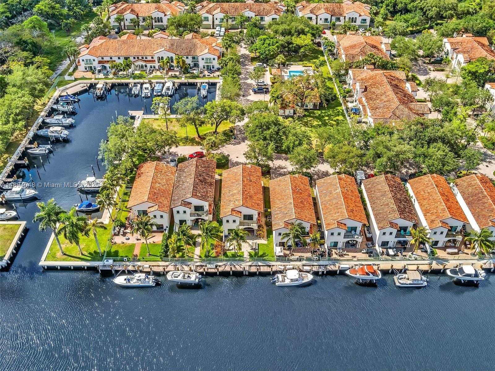 Small Image of 2901 HIDDEN HARBOUR ST, Dania Beach Number 37