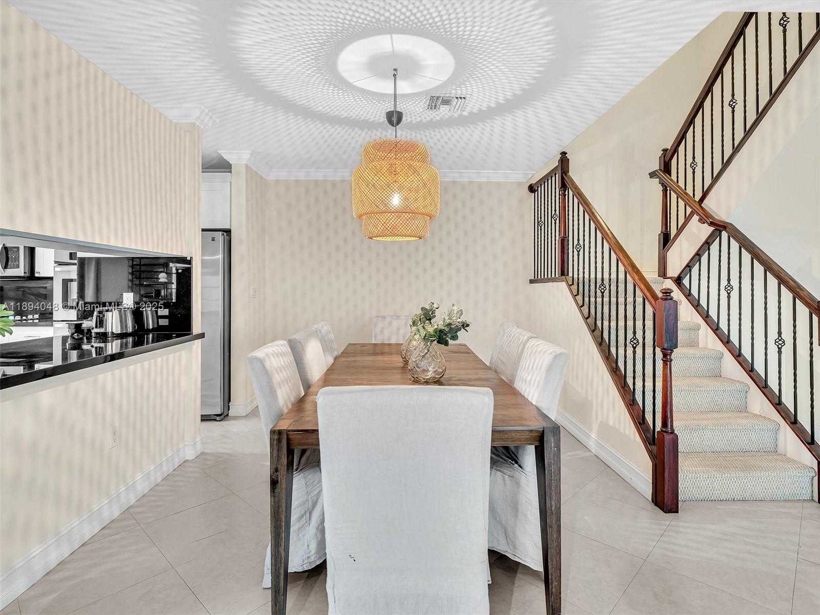Small Image of 2901 HIDDEN HARBOUR ST, Dania Beach Number 6
