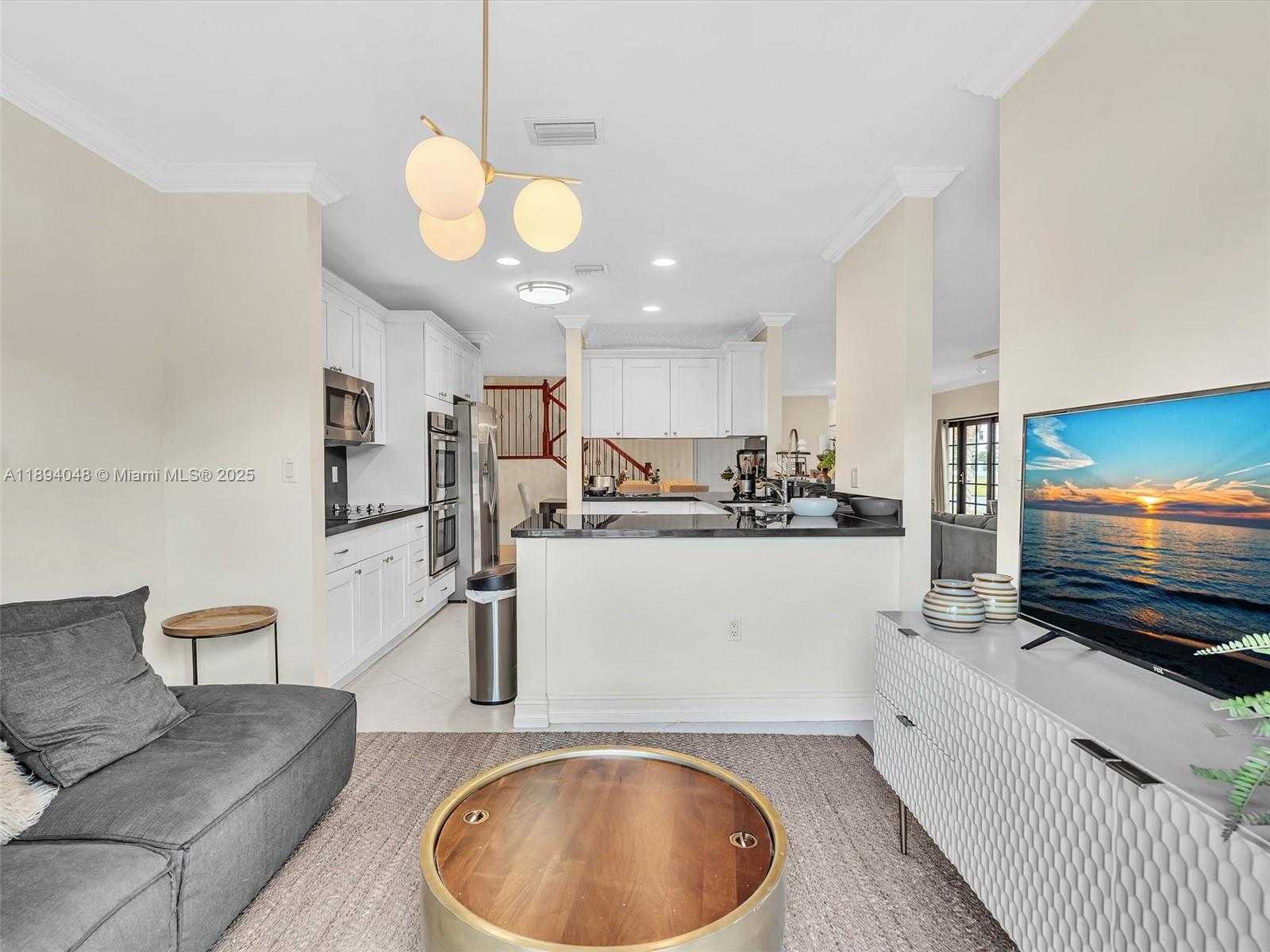 Small Image of 2901 HIDDEN HARBOUR ST, Dania Beach Number 8