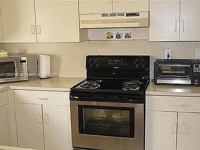 Small Image of 5920 YORK LN, Davie Number 10