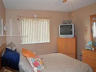 Small Image of 5920 YORK LN, Davie Number 14