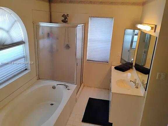 Small Image of 5920 YORK LN, Davie Number 22