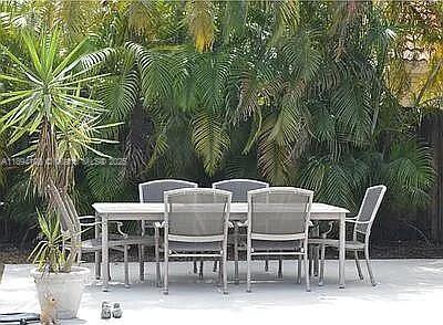 Small Image of 5920 YORK LN, Davie Number 25