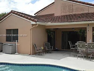 Small Image of 5920 YORK LN, Davie Number 27