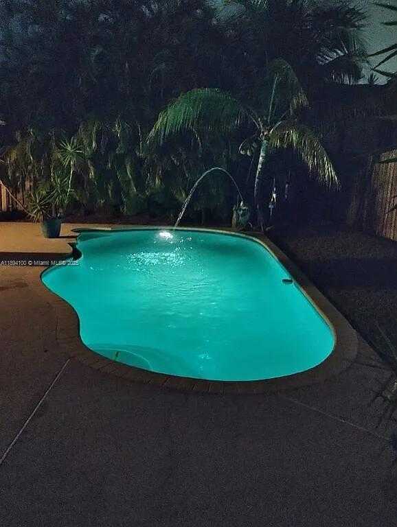 Small Image of 5920 YORK LN, Davie Number 30