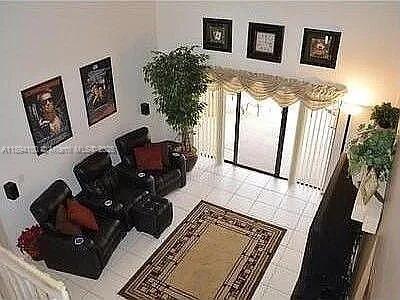 Small Image of 5920 YORK LN, Davie Number 4
