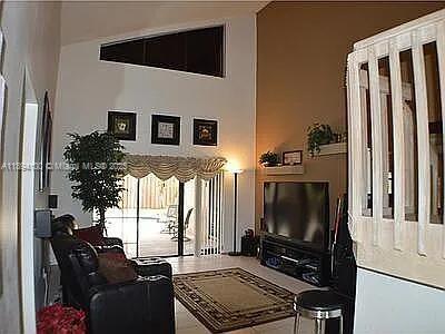 Small Image of 5920 YORK LN, Davie Number 6