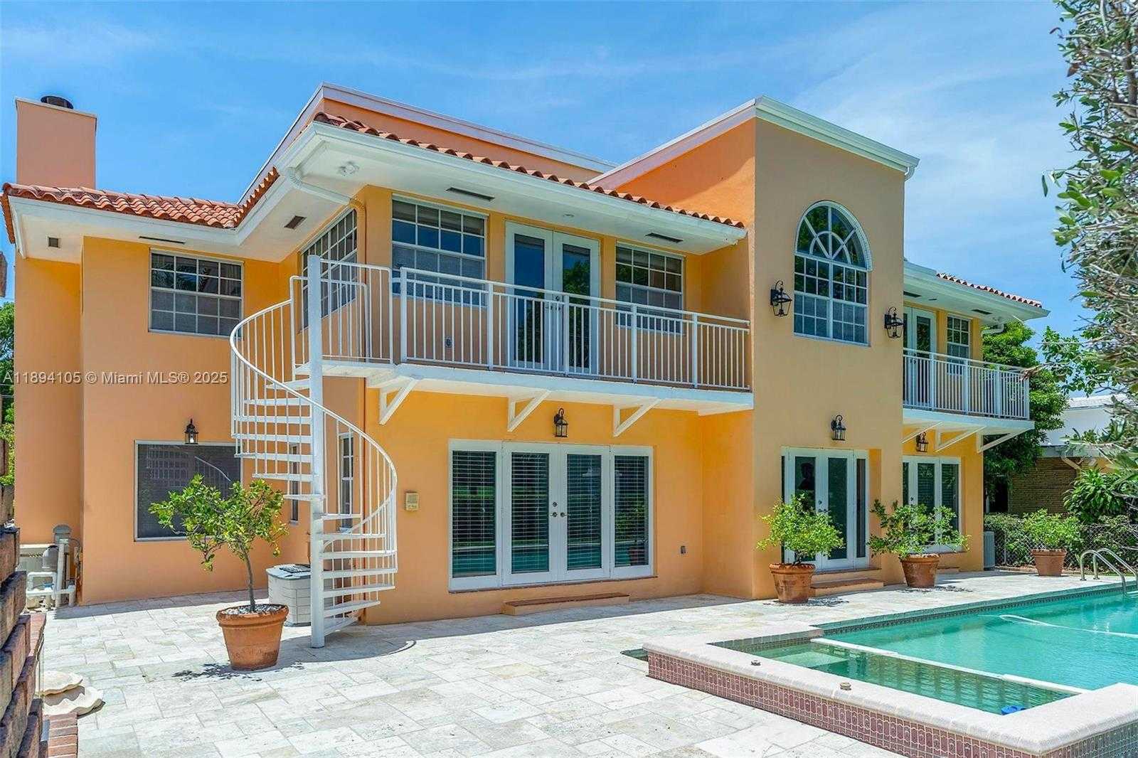 Small Image of 5309 ALTON RD, Miami Beach Number 3