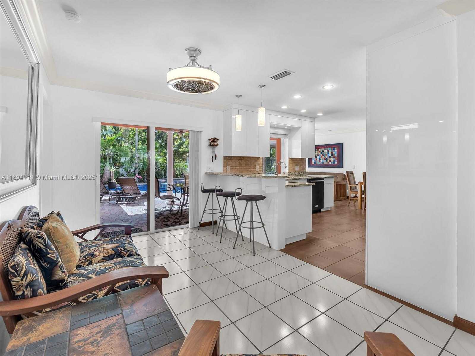 Small Image of 1030 JOHNSON ST, Hollywood Number 10