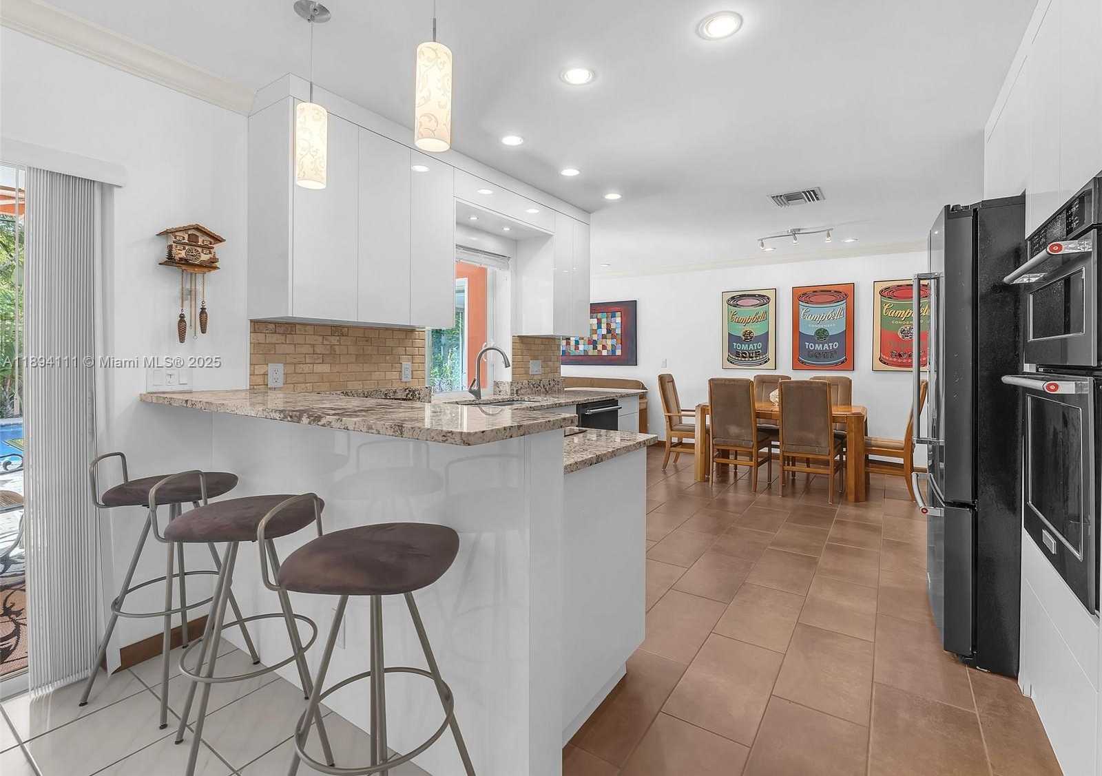 Small Image of 1030 JOHNSON ST, Hollywood Number 11