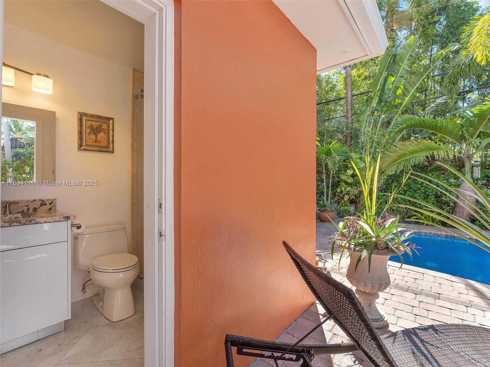 Small Image of 1030 JOHNSON ST, Hollywood Number 25