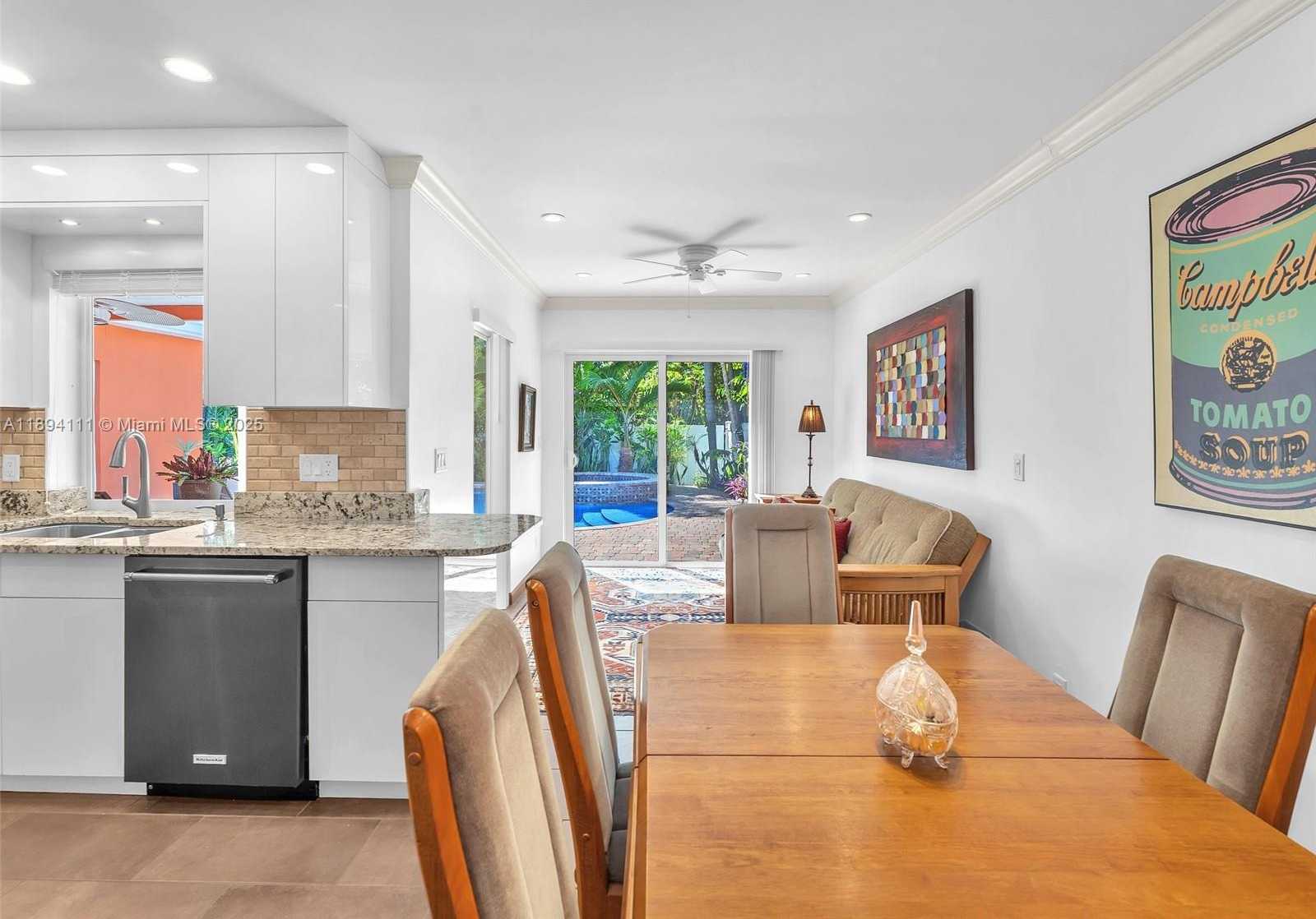 Small Image of 1030 JOHNSON ST, Hollywood Number 6
