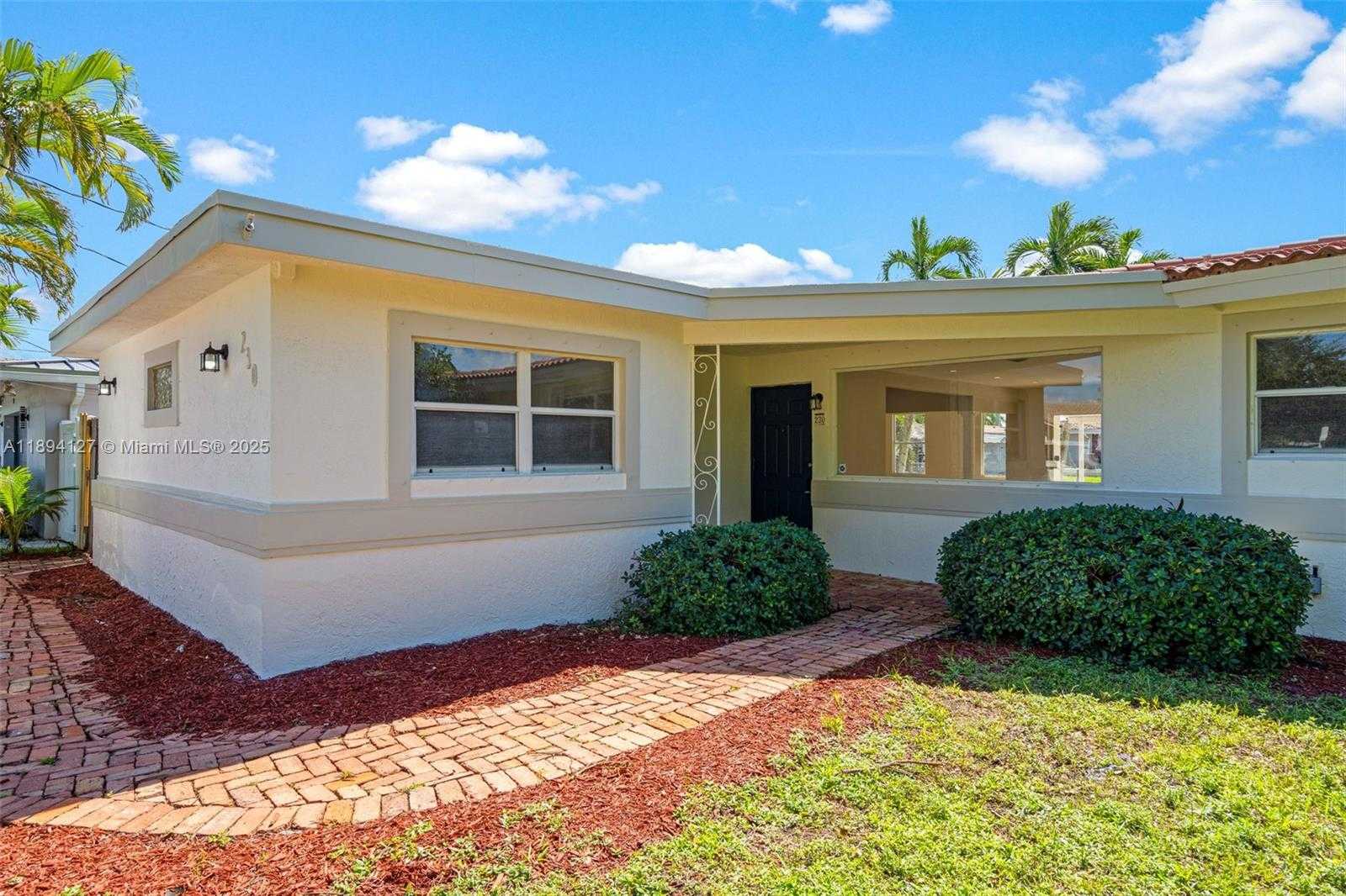 Small Image of 230 SOUTH EAST 9TH ST, Pompano Beach Number 2