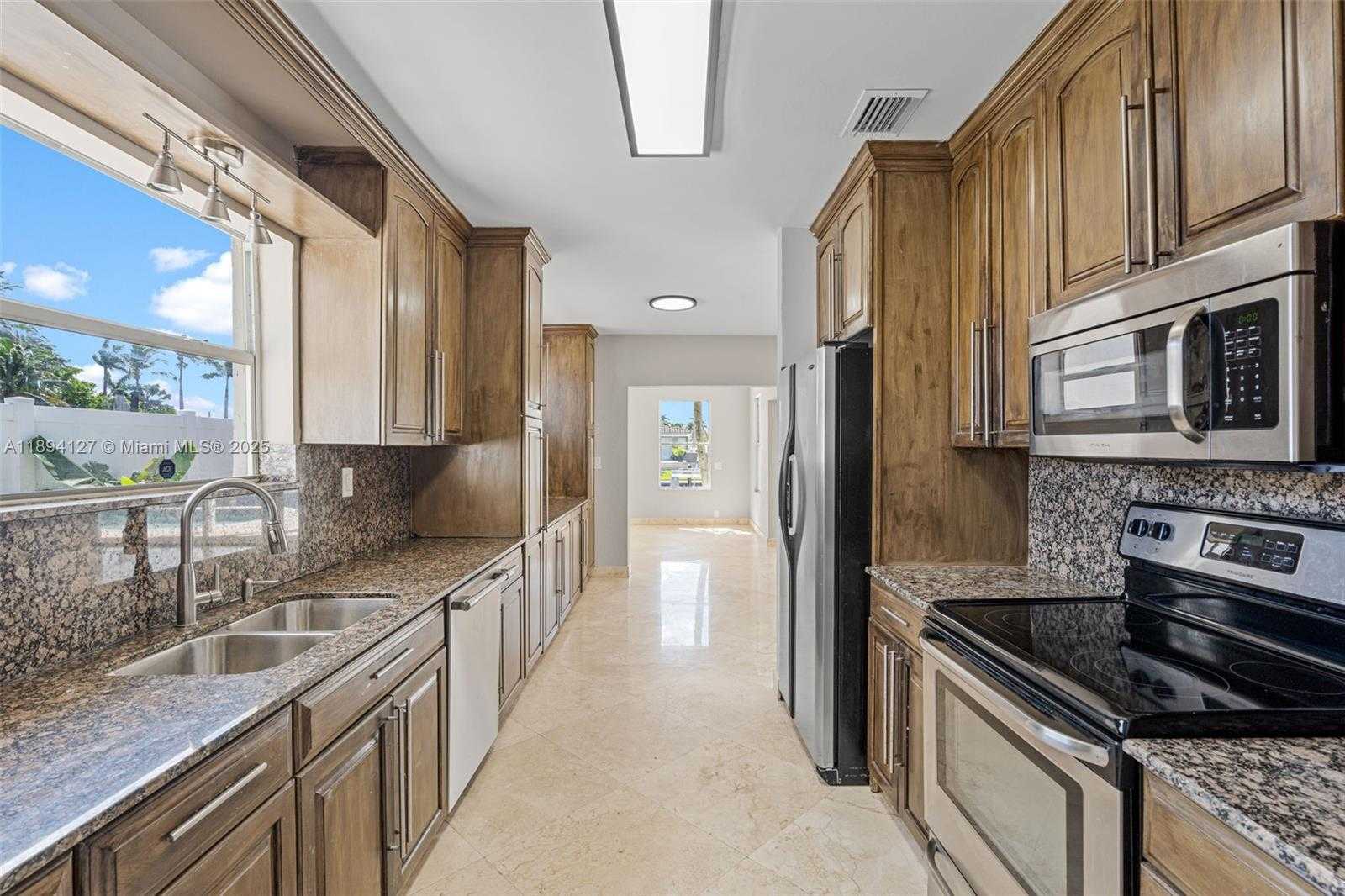 Small Image of 230 SOUTH EAST 9TH ST, Pompano Beach Number 21