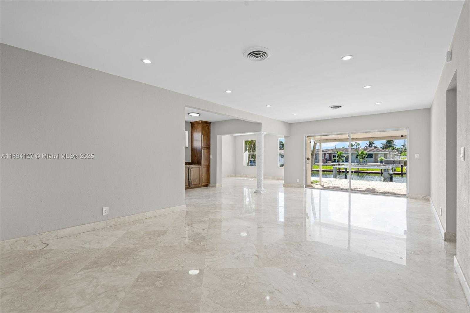 Small Image of 230 SOUTH EAST 9TH ST, Pompano Beach Number 4