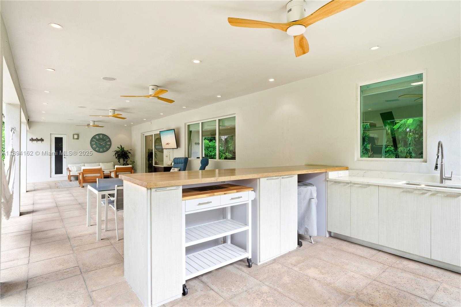 Small Image of 12932 IXORA RD, North Miami Number 21