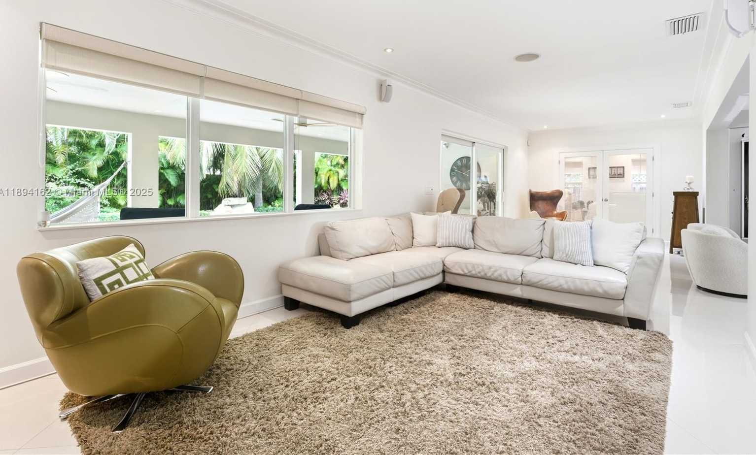 Small Image of 12932 IXORA RD, North Miami Number 9