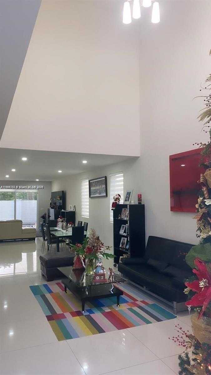 Small Image of 9880 NORTH WEST 74TH TER, Doral Number 2