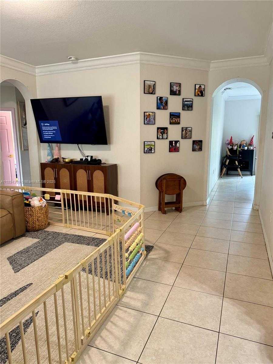 Small Image of 19043 SOUTH WEST 319TH ST, Homestead Number 3