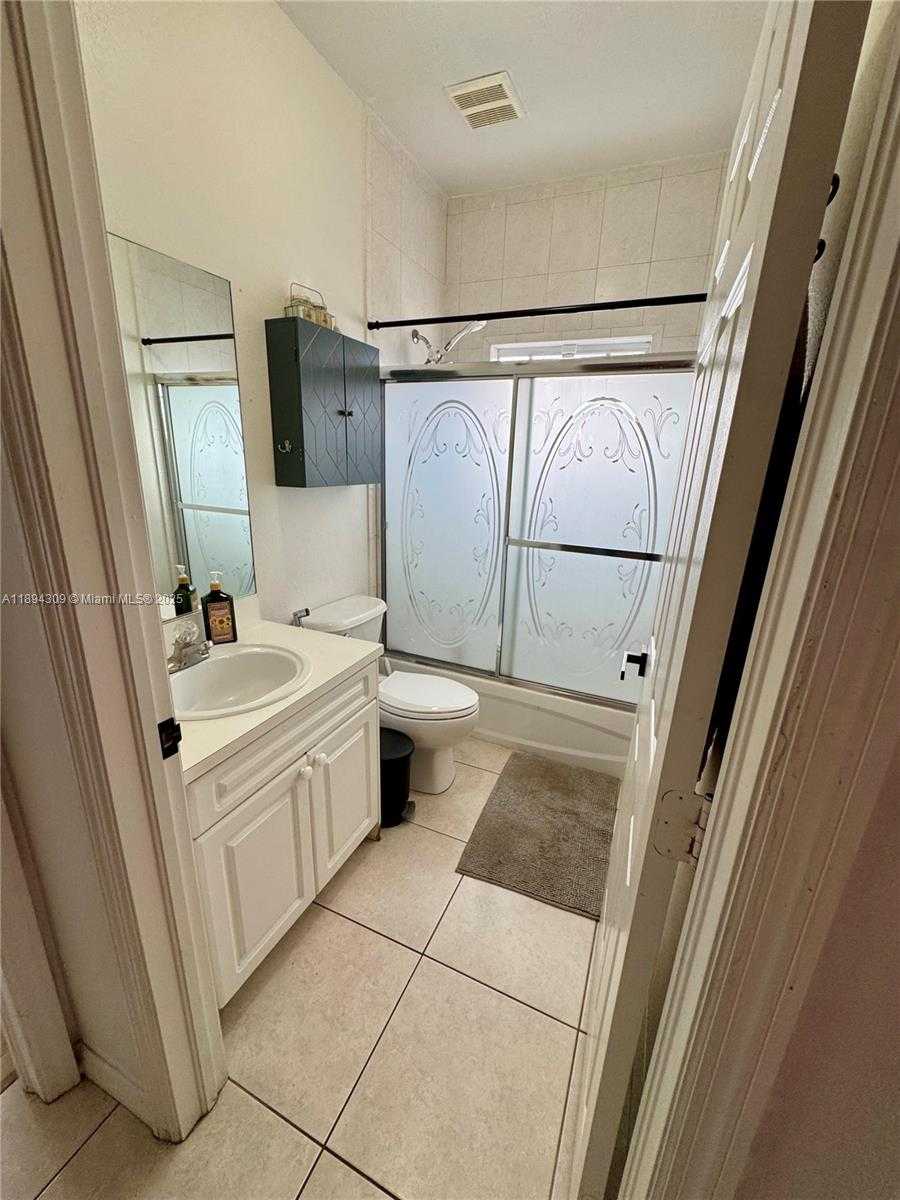 Small Image of 19043 SOUTH WEST 319TH ST, Homestead Number 9