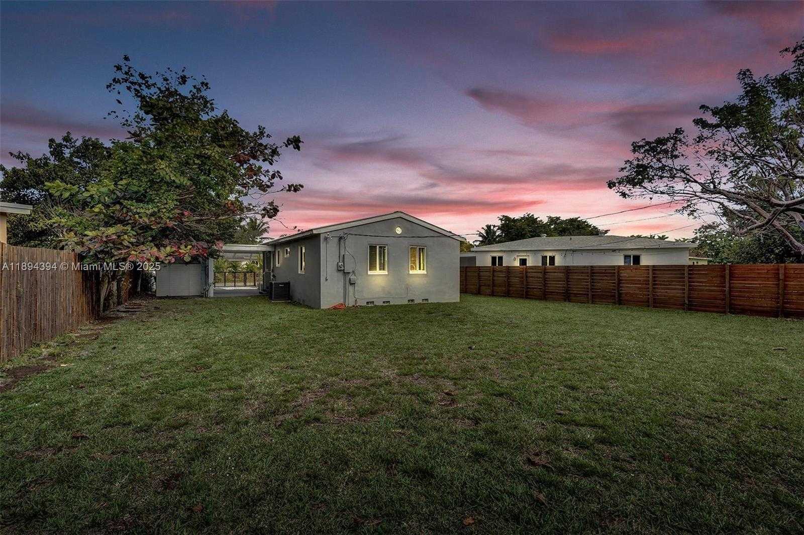 Small Image of 360 NORTH WEST 132ND ST, North Miami Number 29