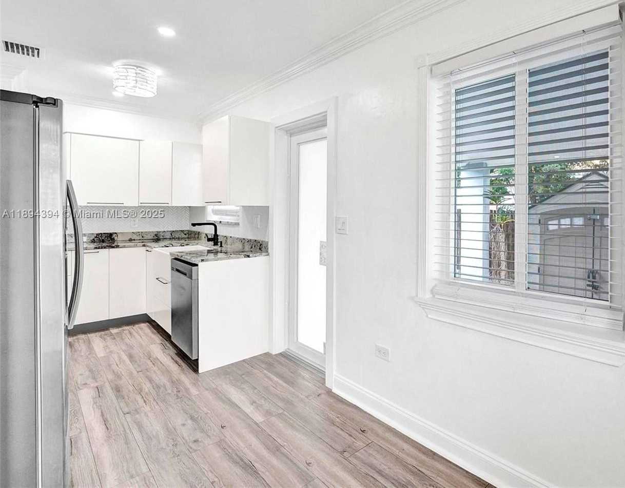Small Image of 360 NORTH WEST 132ND ST, North Miami Number 9