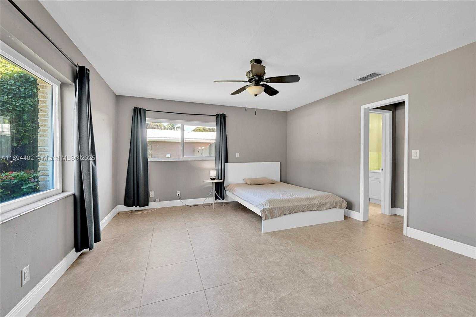 Small Image of 2750 SOUTH EAST 3RD ST, Pompano Beach Number 12
