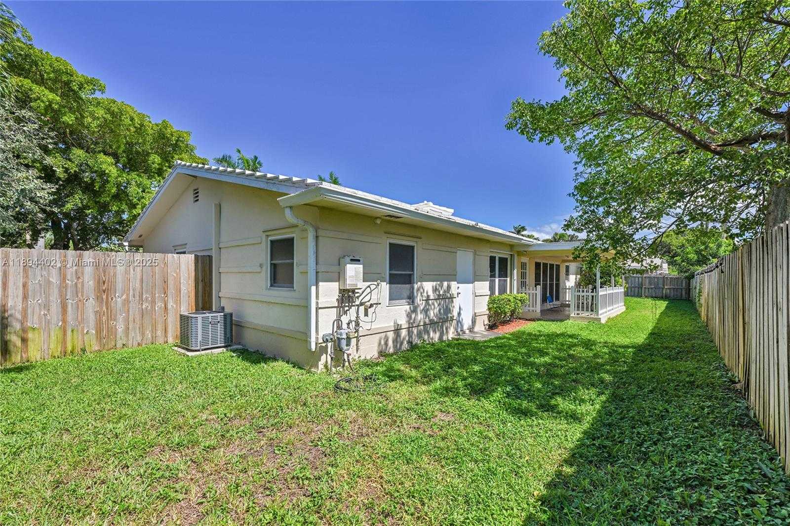 Small Image of 2750 SOUTH EAST 3RD ST, Pompano Beach Number 19