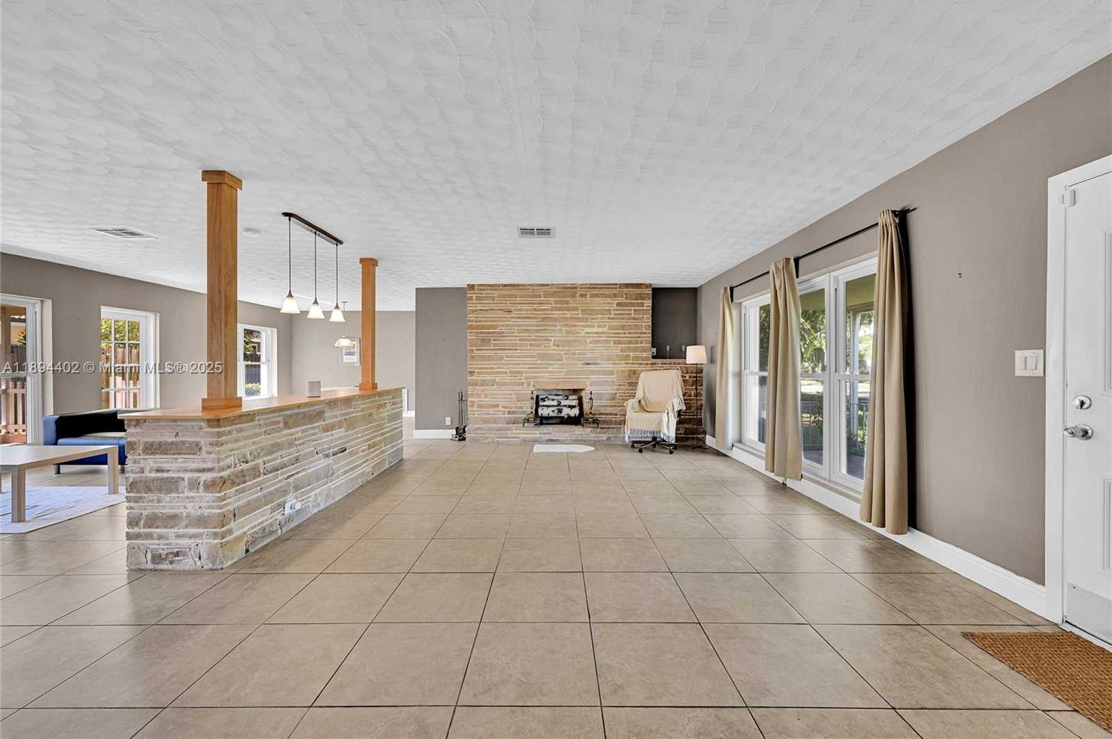 Small Image of 2750 SOUTH EAST 3RD ST, Pompano Beach Number 7