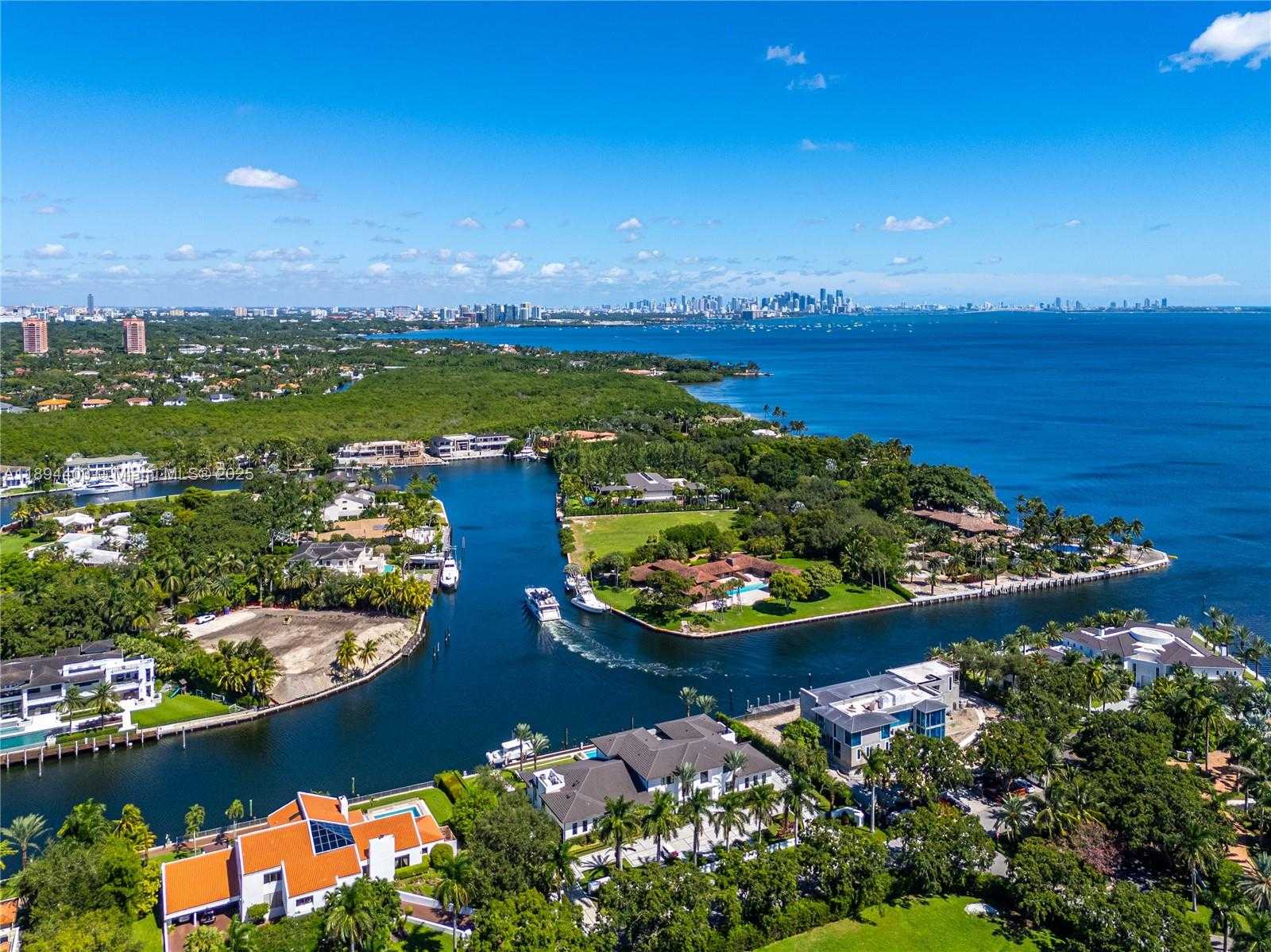 Small Image of 50 CASUARINA CONCOURSE, Coral Gables Number 3
