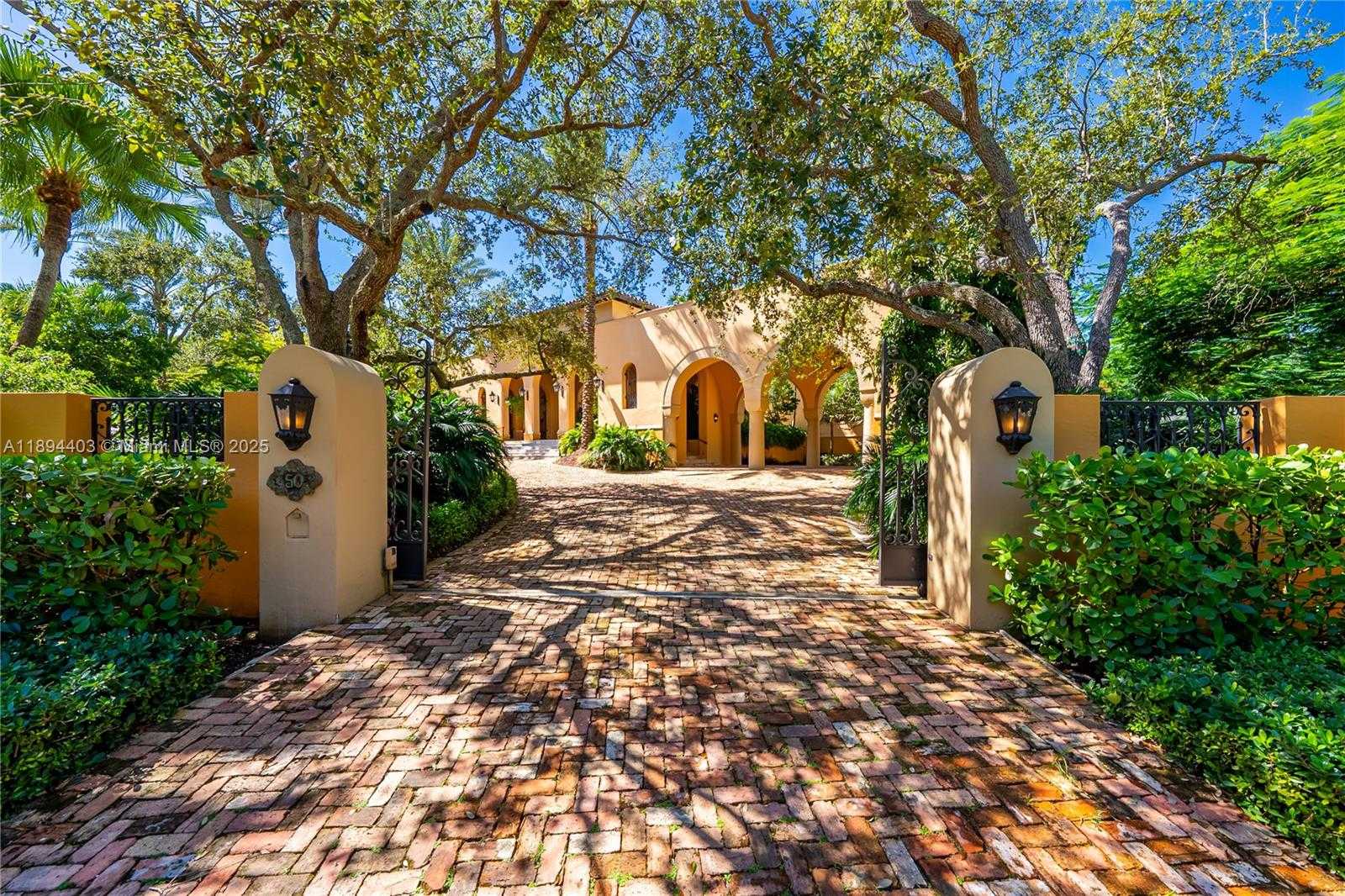 Small Image of 50 CASUARINA CONCOURSE, Coral Gables Number 5
