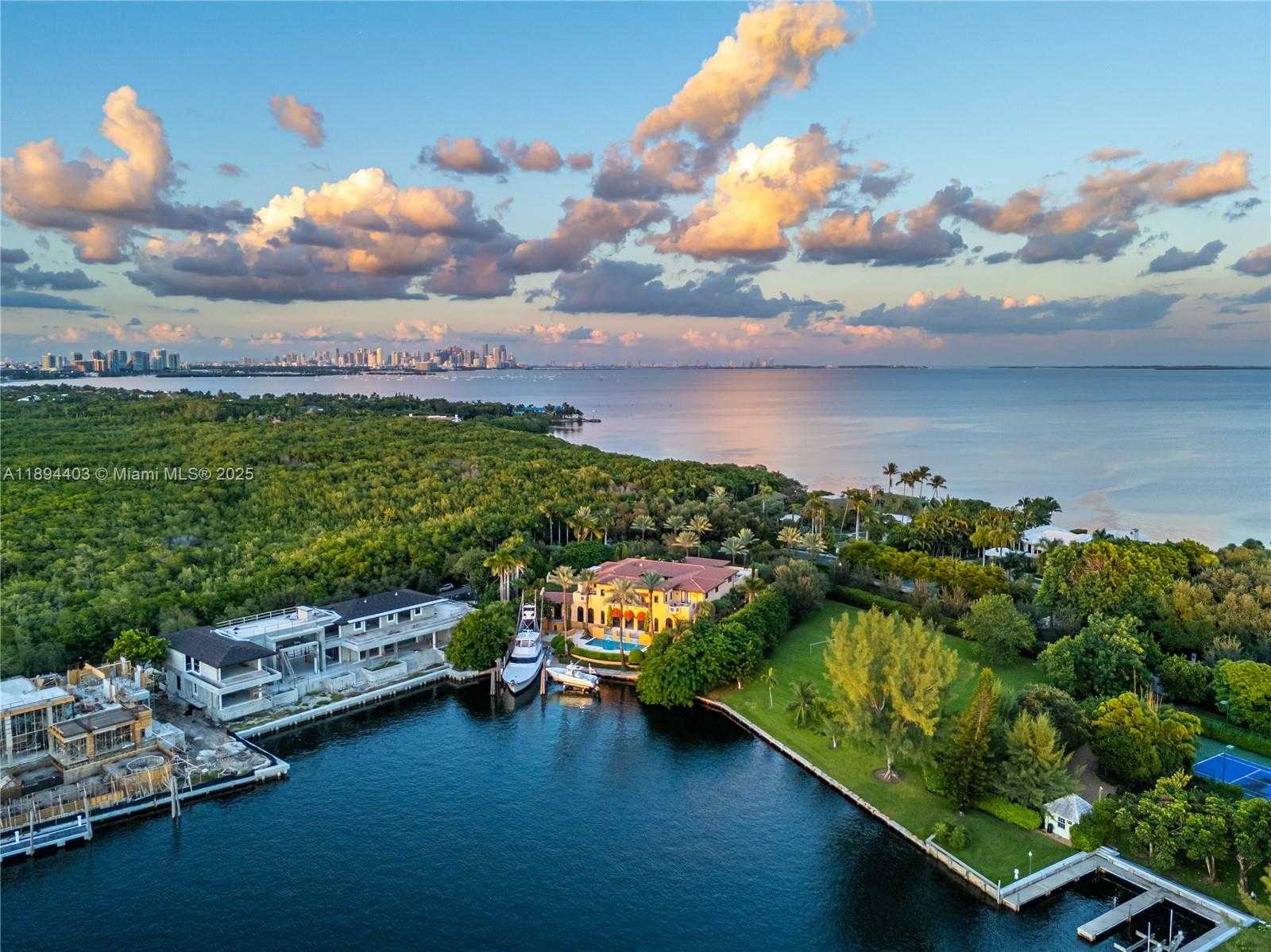 Small Image of 50 CASUARINA CONCOURSE, Coral Gables Number 52