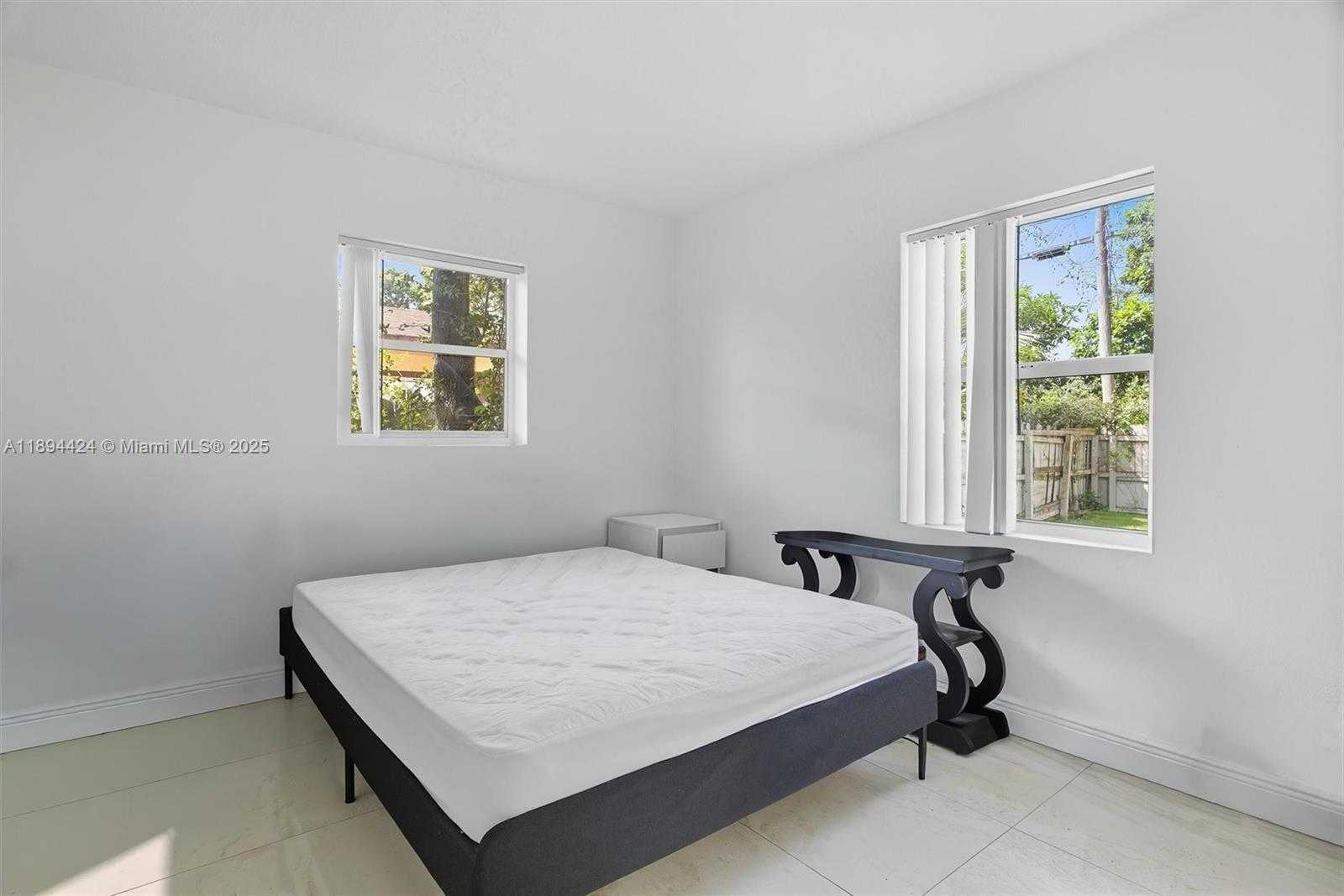 Small Image of 510 NORTH 56TH AVE, Hollywood Number 12