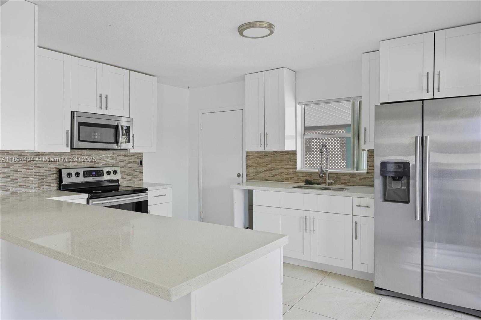 Small Image of 510 NORTH 56TH AVE, Hollywood Number 3