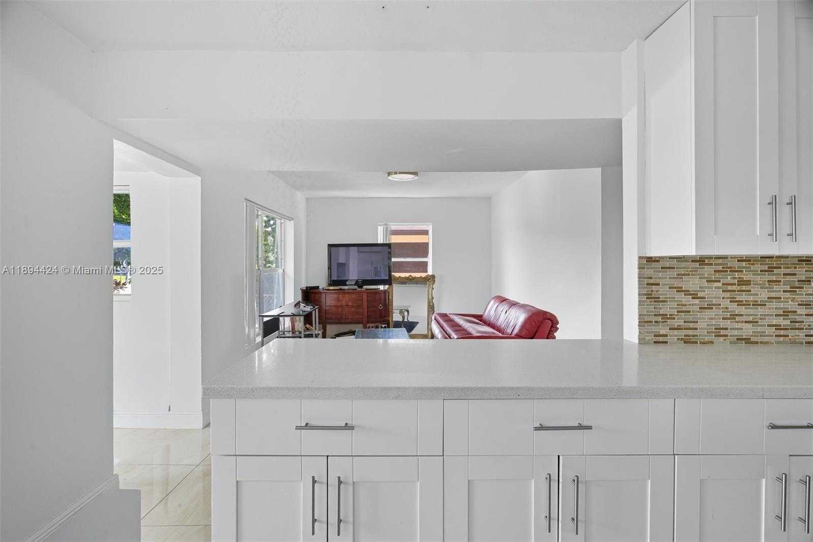 Small Image of 510 NORTH 56TH AVE, Hollywood Number 5