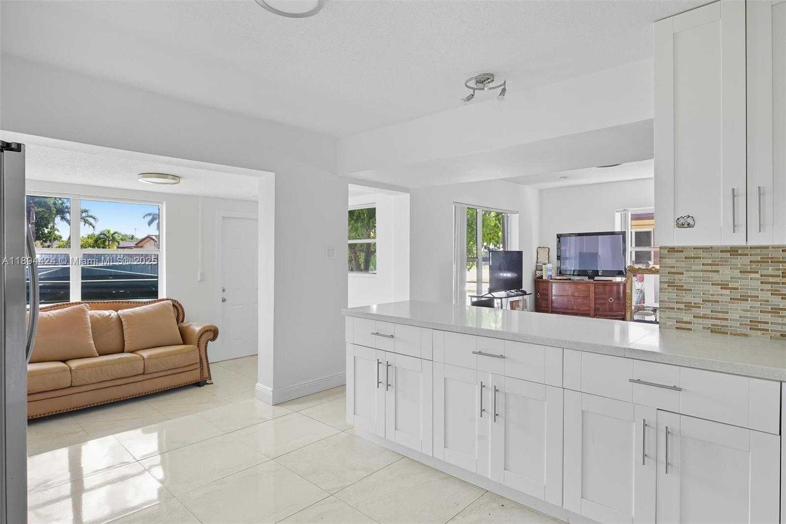 Small Image of 510 NORTH 56TH AVE, Hollywood Number 6