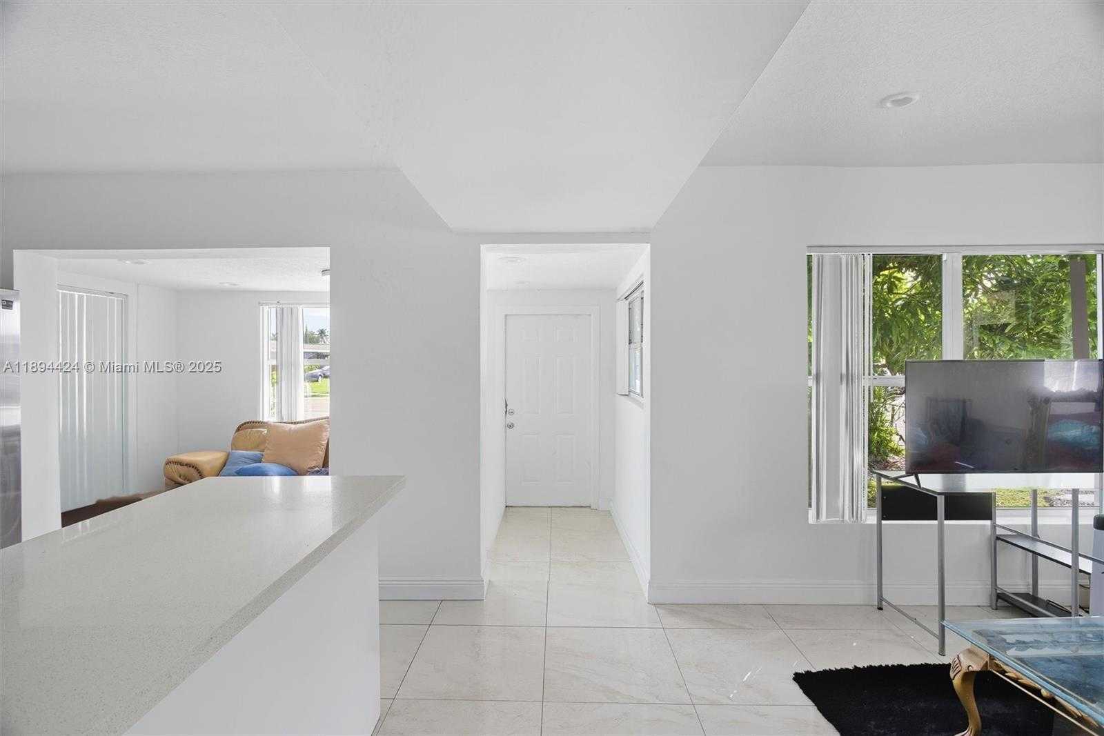 Small Image of 510 NORTH 56TH AVE, Hollywood Number 8