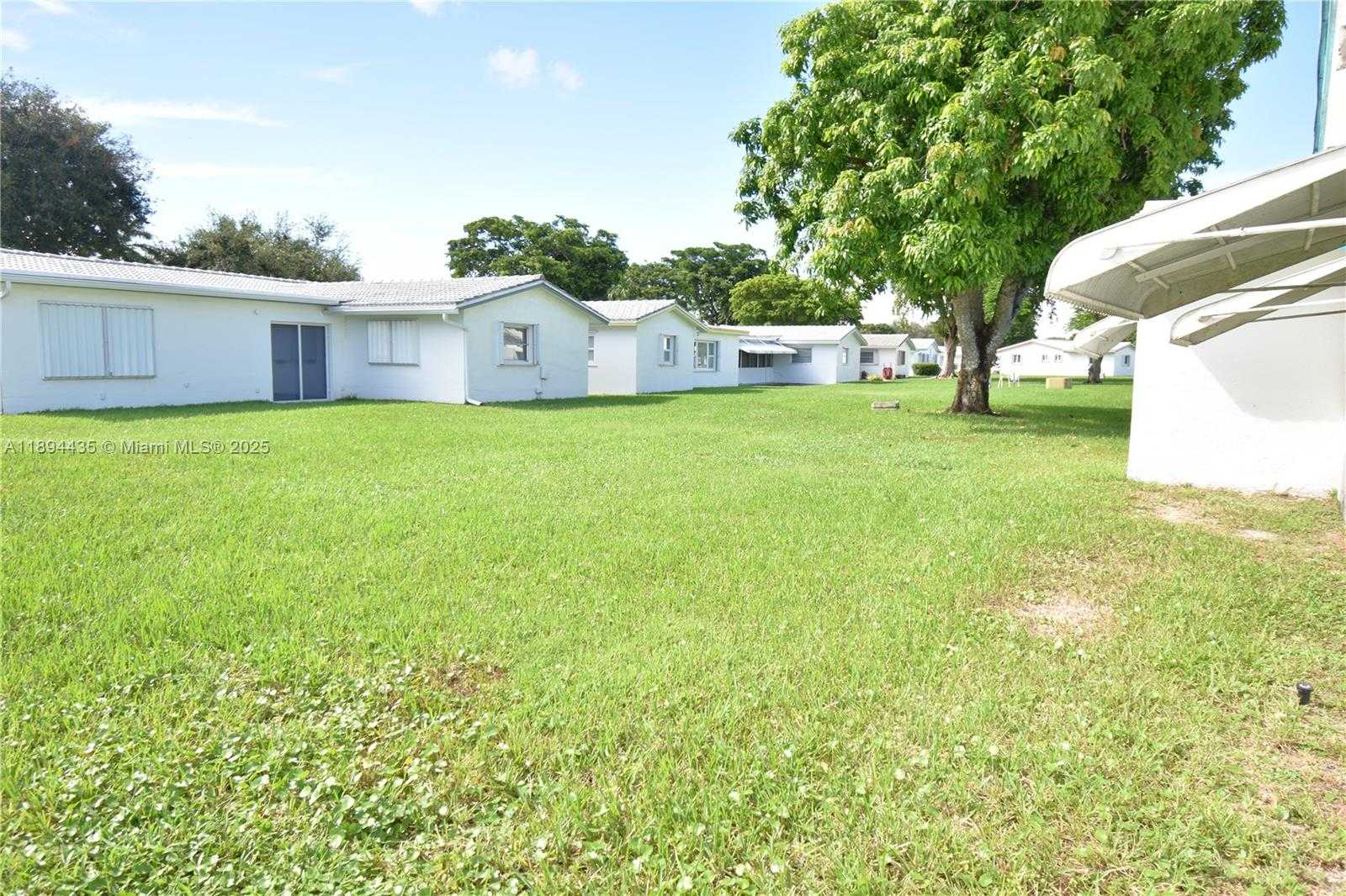 Small Image of 1301 CAMPANELLI DR, Plantation Number 17