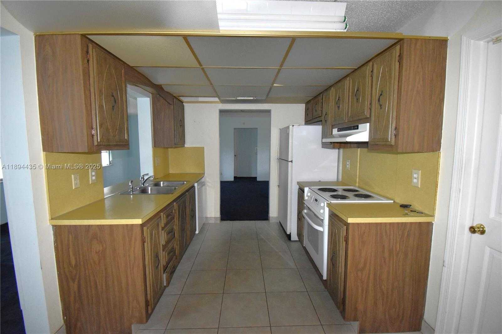Small Image of 1301 CAMPANELLI DR, Plantation Number 3