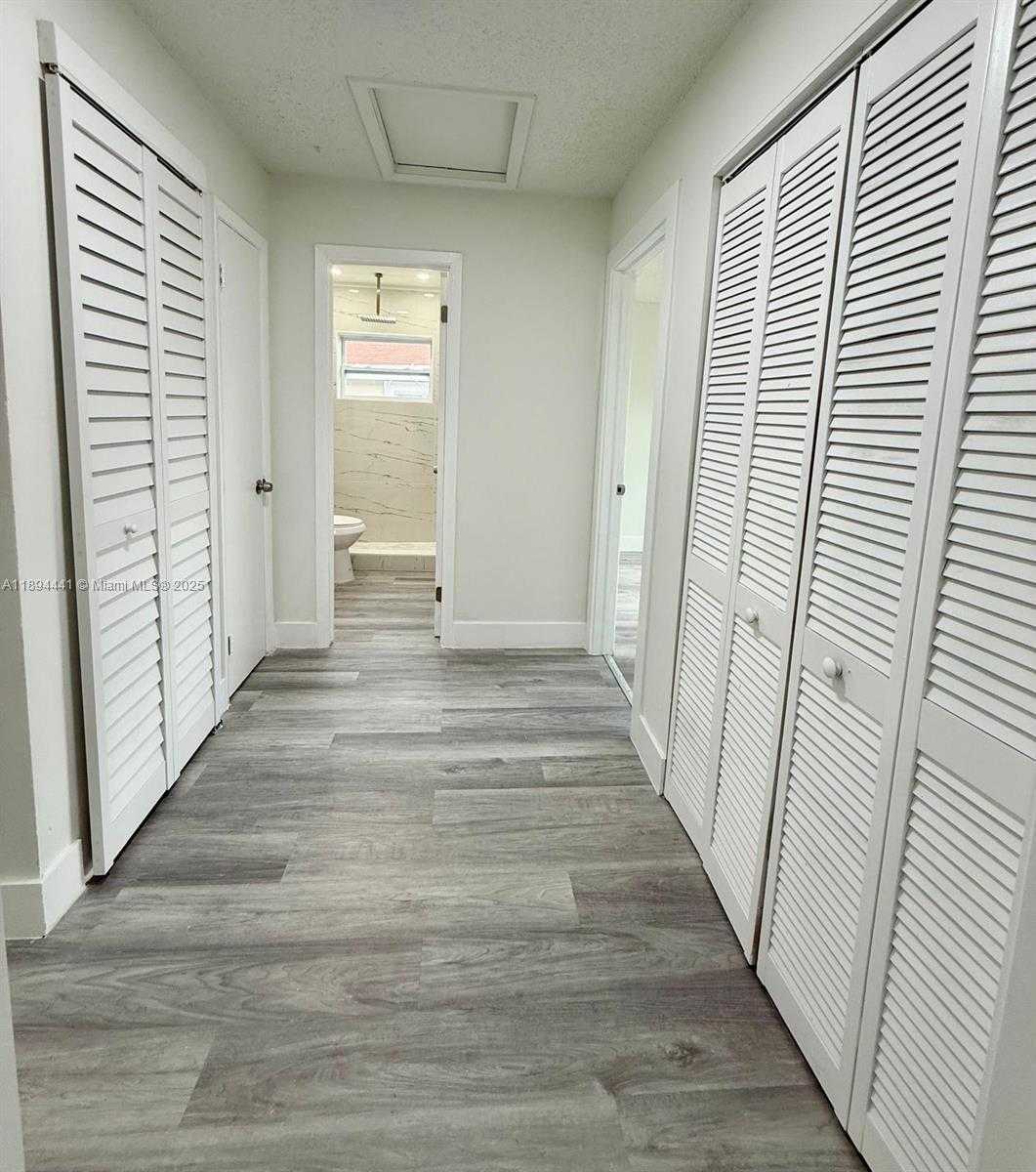 Small Image of 2230 FARRAGUT ST, Hollywood Number 12