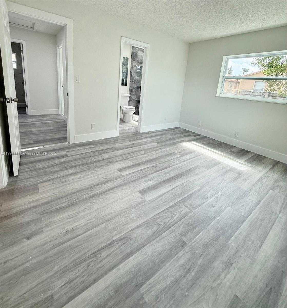 Small Image of 2230 FARRAGUT ST, Hollywood Number 13