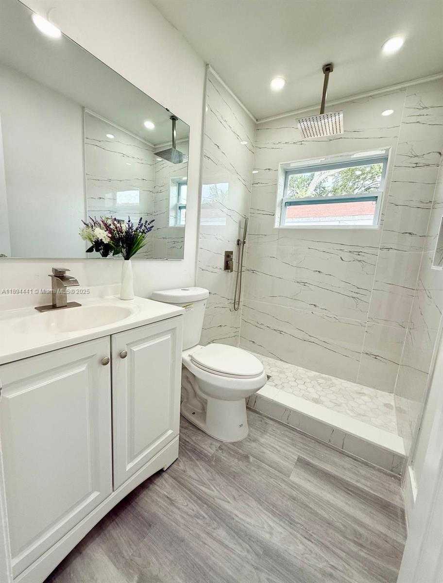 Small Image of 2230 FARRAGUT ST, Hollywood Number 17