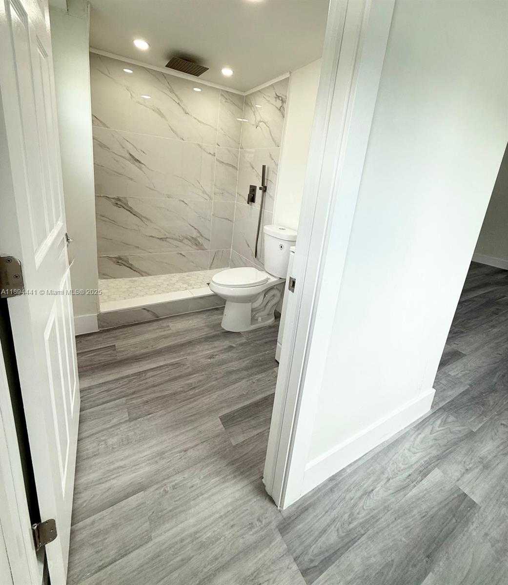 Small Image of 2230 FARRAGUT ST, Hollywood Number 26
