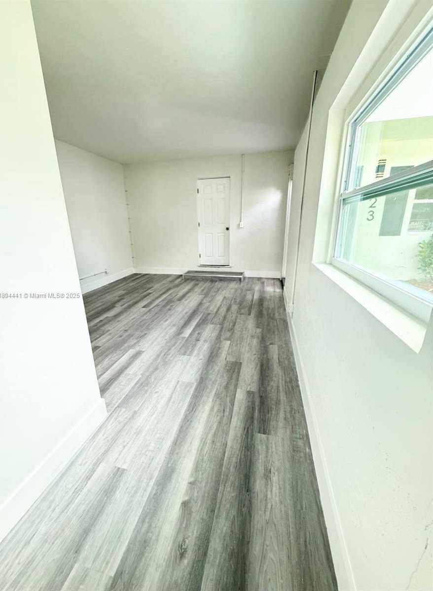 Small Image of 2230 FARRAGUT ST, Hollywood Number 27