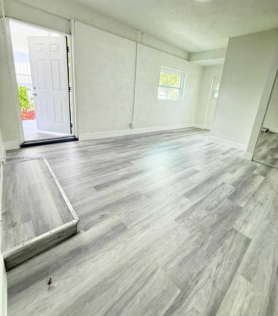Small Image of 2230 FARRAGUT ST, Hollywood Number 28
