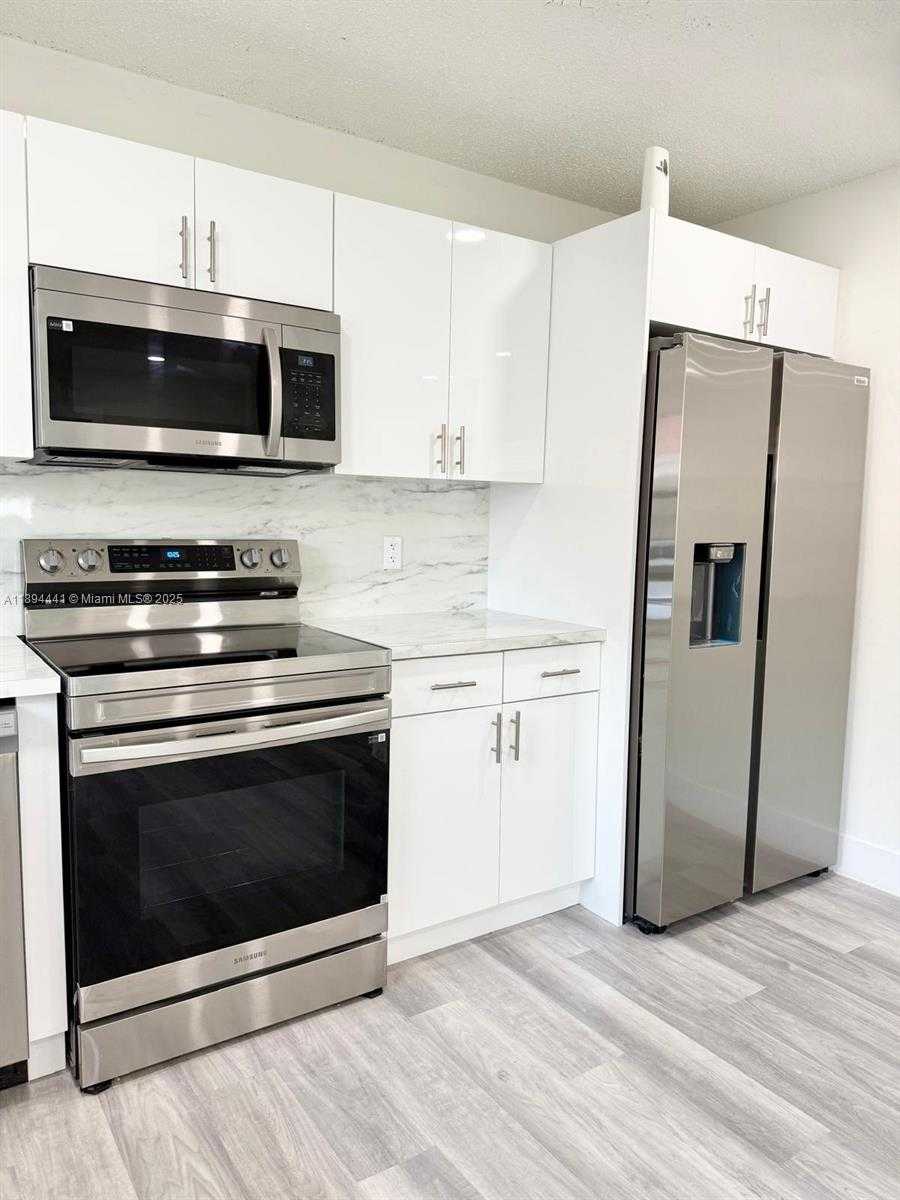 Small Image of 2230 FARRAGUT ST, Hollywood Number 6