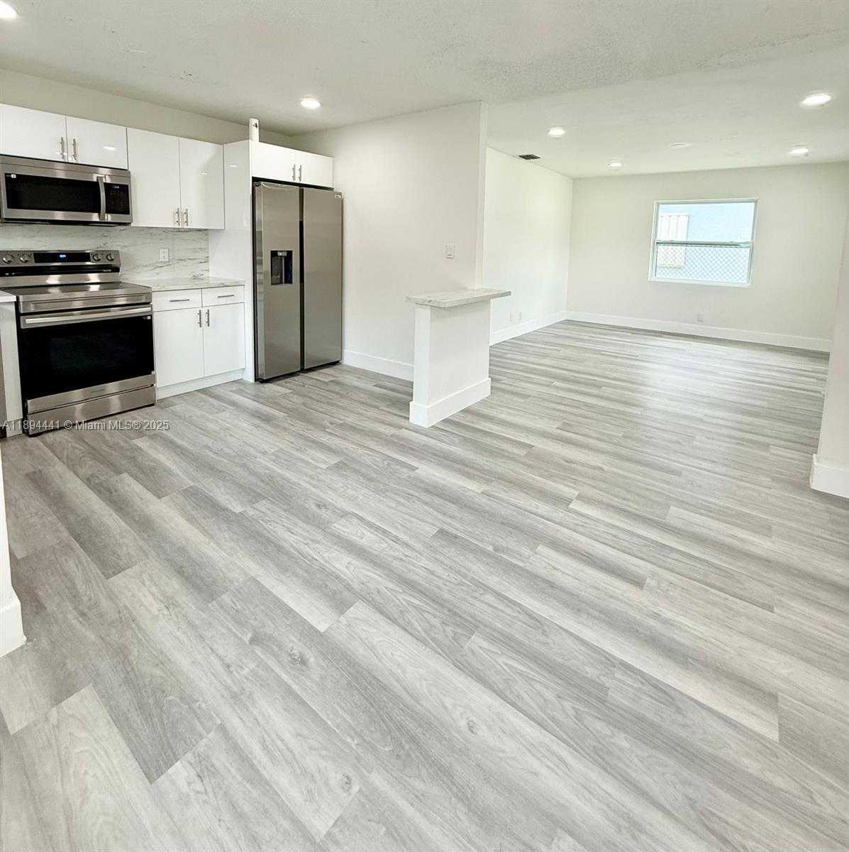 Small Image of 2230 FARRAGUT ST, Hollywood Number 9