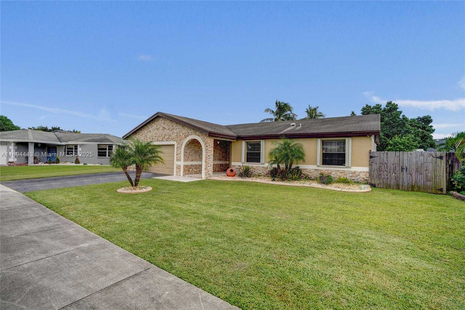 Small Image of 29861 SOUTH WEST 165TH AVE, Homestead Number 2